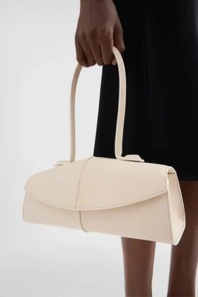 linea shoulder 2 1 280x420 - Linea Shoulder