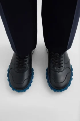Moon Sneaker